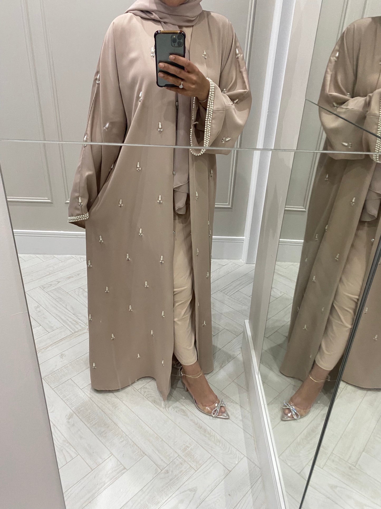Dara Abaya (Taupe précommande 3 à 4 semaines)