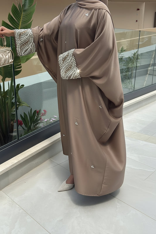 Amiiraat Abaya Tuape